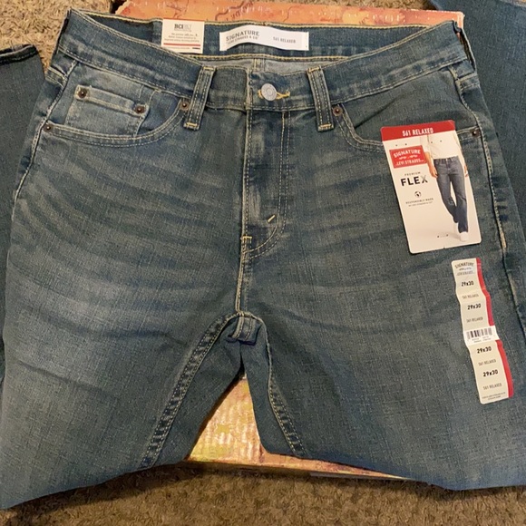 size 29x30 signature Levi blue jeans, Brand New - Picture 7 of 10